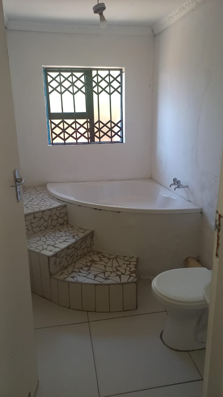 To Let 3 Bedroom Property for Rent in Blomanda Free State